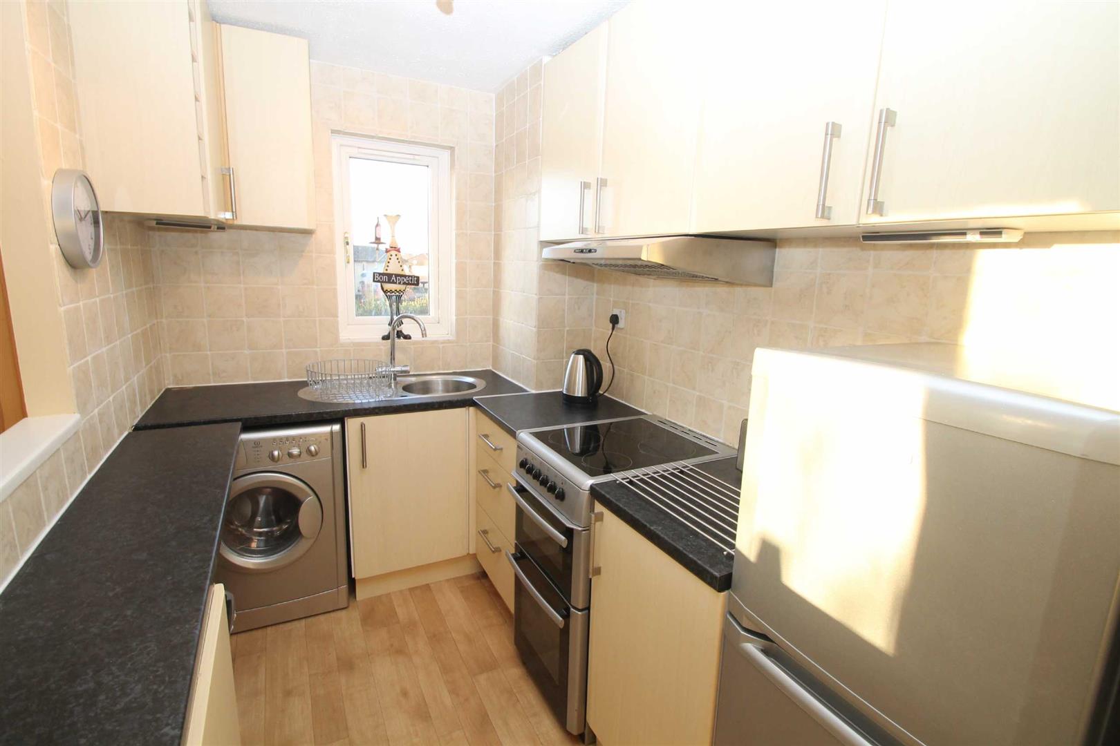 1 bed property in Pomander Crescent, Milton Keynes